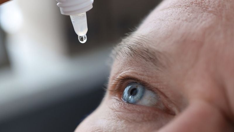 Gotas para la presbicia, una alternativa a los anteojos: lo que hay que saber