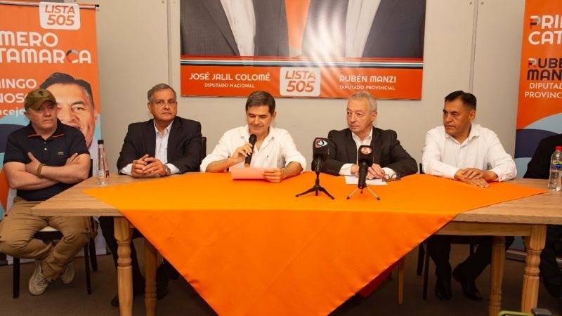 “No puede ser que un ñoqui cobre 2 millones y un policía 700 mil pesos”