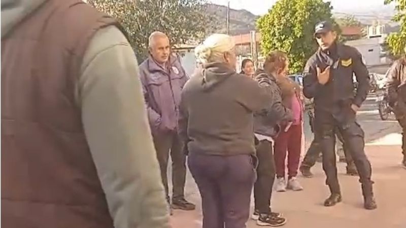 Tensión por protesta municipal en Pomán