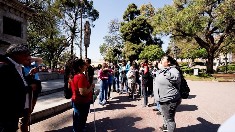 “Pasos con Historia” acercó el patrimonio a estudiantes con discapacidad visual