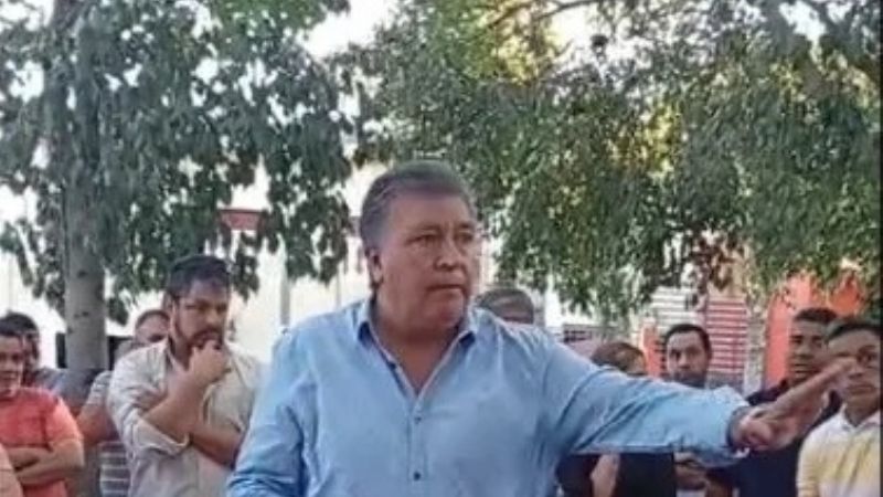 Moscas invadieron un pueblo y el intendente pasó un papelón como la Zenteno