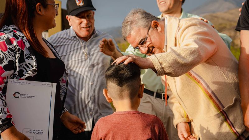 Felicidad plena para vecinas de Mutquín y San Miguel al recibir sus hogares