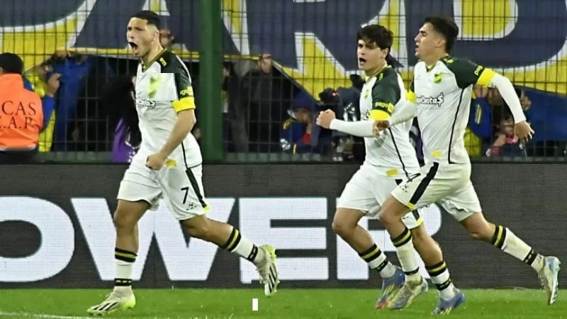 Boca tropezó con Defensa y pierde terreno