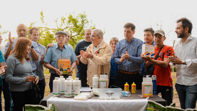 Productores de Mutquín recibieron sus kits de riego presurizado