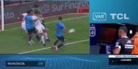 Uvita Fernández marcaba el empate parcial para el Pirata, pero el VAR intervino: consideraron que hubo falta de Jara (foto) y anularon el tanto.