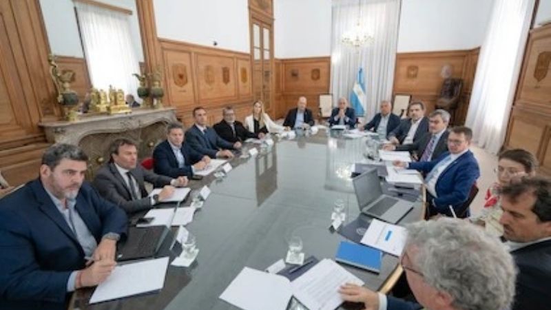 El Gobierno reunió al Consejo de Mayo y activó la discusión de la reforma tributaria