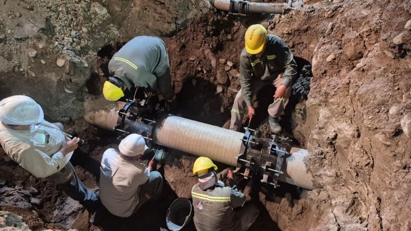 Finalizó la reparación de cañería y comienza a normalizarse el servicio