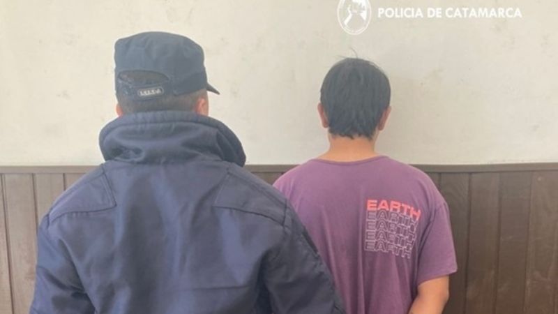 Amenazó a su ex colocándole un cuchillo en el cuello