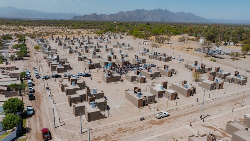 90 viviendas y 200 escrituras entregadas en Tinogasta