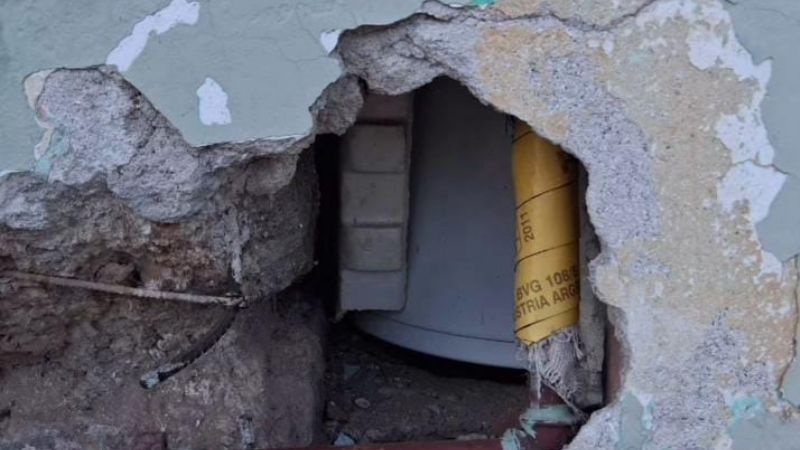 Padres amanezan con tomar escuela de Piedra Larga por el deterioro edilicio