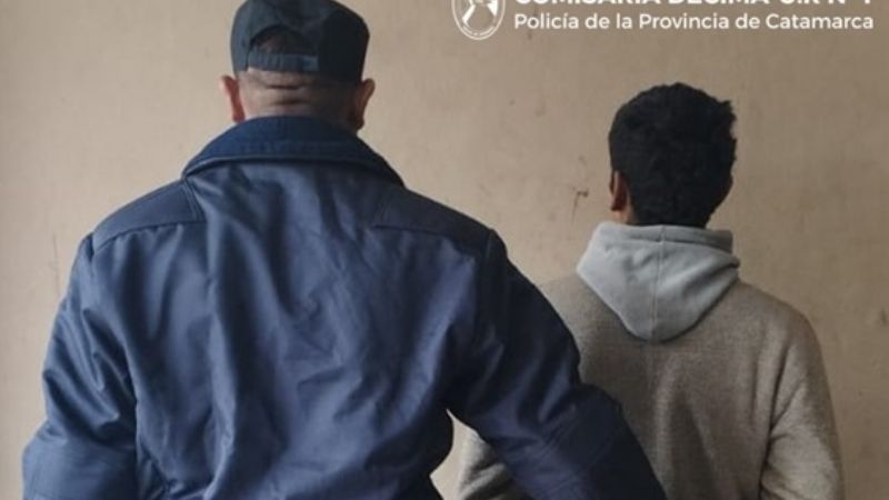 Agredió a su pareja y causó daños en la vivienda