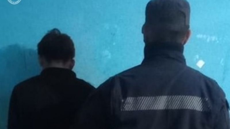 Causó daños en un auto