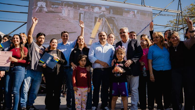 Barrio Santa Marta: 427 familias recibieron sus escrituras tras décadas de espera