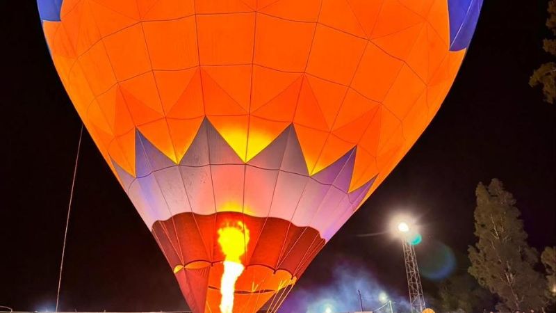 Glow Night: globos iluminados y sabores locales en una noche mágica en Andalgalá