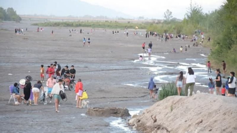 Costanera Fest : una tarde de encuentro y diversión a orillas del río