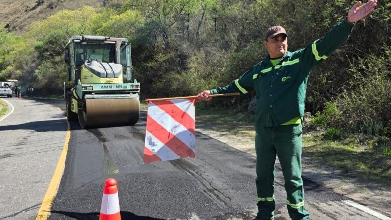 Vialidad Provincial continúa con trabajos de bacheo en la Ruta Provincial N°4