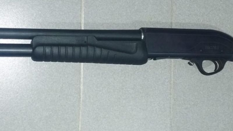 La Policía secuestró una escopeta tras un allanamiento