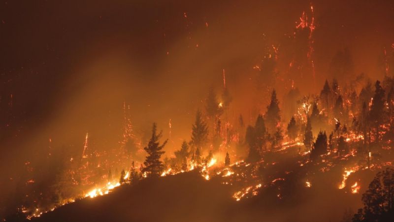 Hoy el clima puede cambiar el rumbo de los incendios en la Patagonia