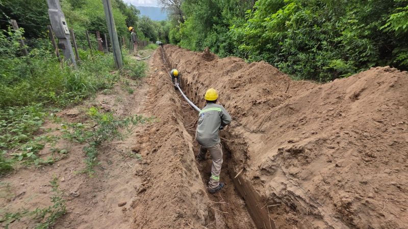 Continúa la extensión de la red de agua potable en Huaycama