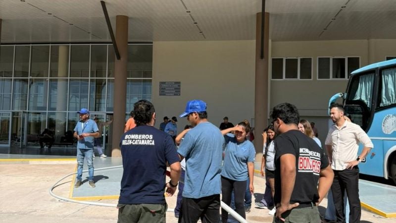 Bomberos Voluntarios capacitaron en seguridad y primera respuesta en la Terminal de Belén