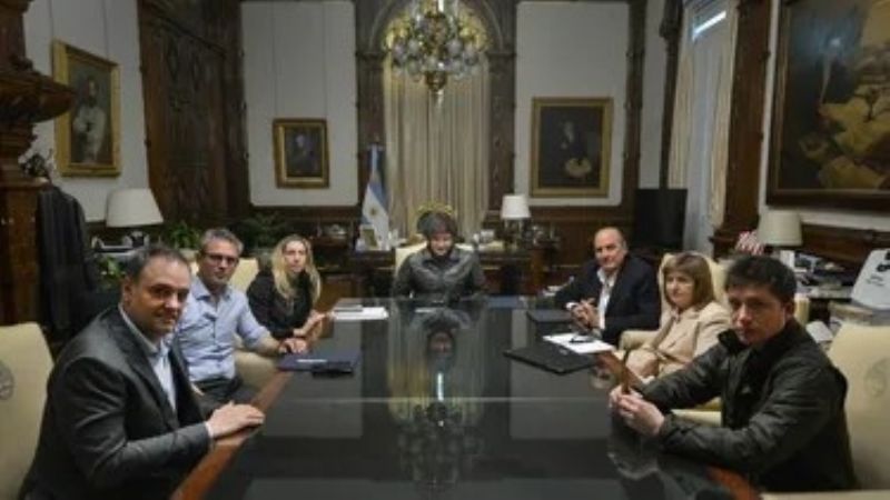 Javier Milei retoma la mesa política con eje en la reforma laboral