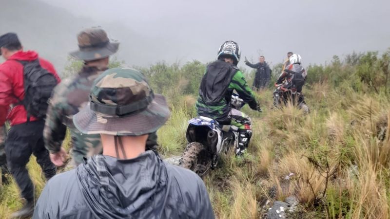 Rescataron a dos turistas extraviados en Paclín