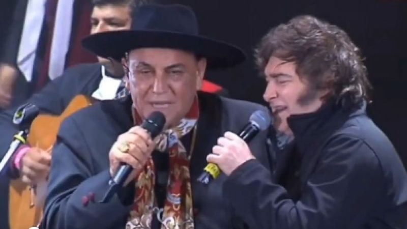 Milei cantó con “el Chaqueño”, en Jesús María