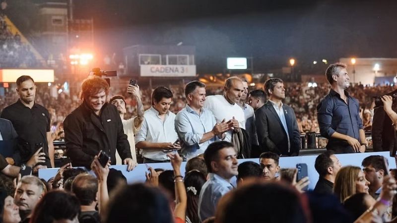 Milei cantó con “el Chaqueño”, en Jesús María