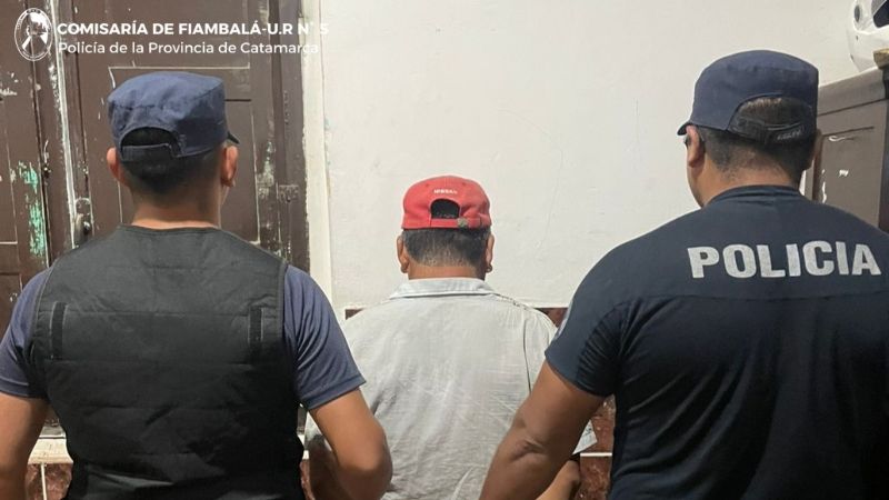 Quiso tomar del brazo a una mujer en la calle y fue arrestado