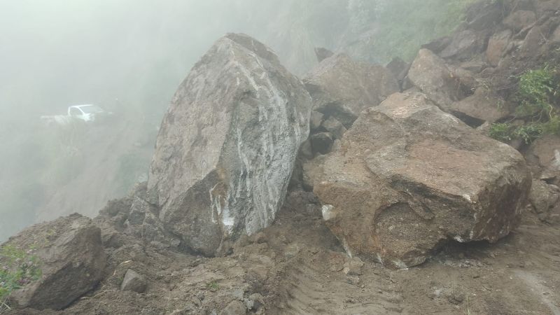 Por derrumbes cortado el tránsito en Cuesta Minas Capillitas