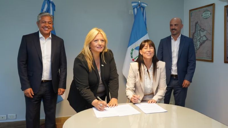 Gobernador impulsa “Ficha Limpia” más dura que la versión rechazada y promete sacudir el Congreso