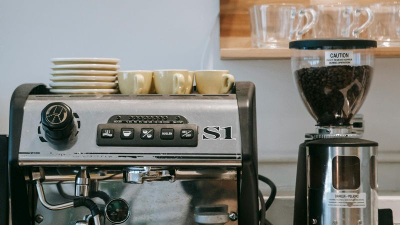 Consumo fantasma: los electrodomésticos que te vacían la billetera aunque estén apagados