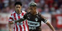 EL ÚLTIMO CAMPEÓN del Apertura anterior, Platenses, igualó 0 a 0 con Unión, en Santa Fe.