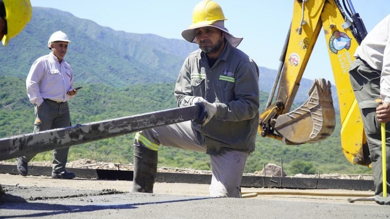 Avanza la instalación de nuevas cisternas para Huaycama y Santa Cruz