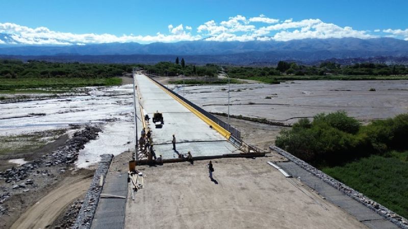 Ultiman detalles para la inauguración del puente más largo del NOA