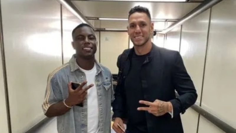 Hinestroza se fue a Brasil, ¿con palito a Boca?
