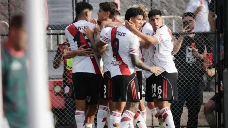 Por la cabeza de Montiel, River venció a Barracas