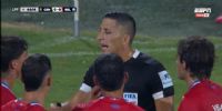 UN PENAL DE VAR, por una supuesta falta a Di María encendió la polémica.