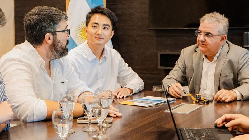 Empresa china le ofreció al Gobierno maquinaria pesada