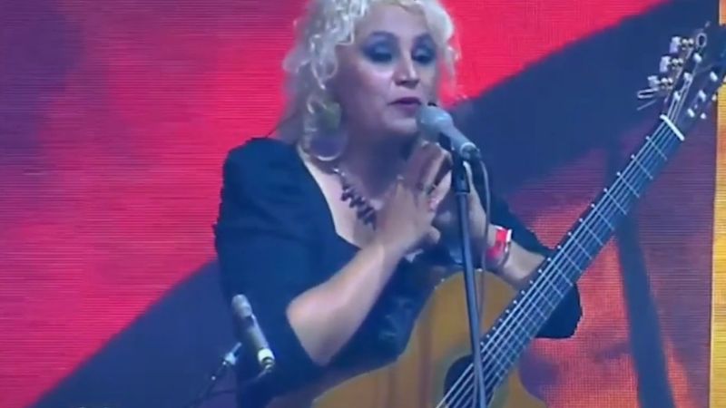 Criticó a Milei, la abuchearon y le rechazaron “una chacarera más”