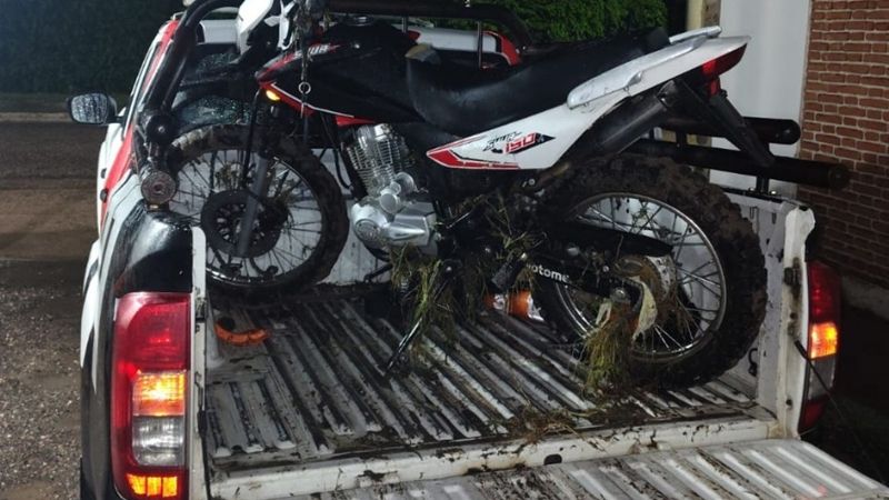 En Aconquija una motocicleta fue arrastrada por un río crecido