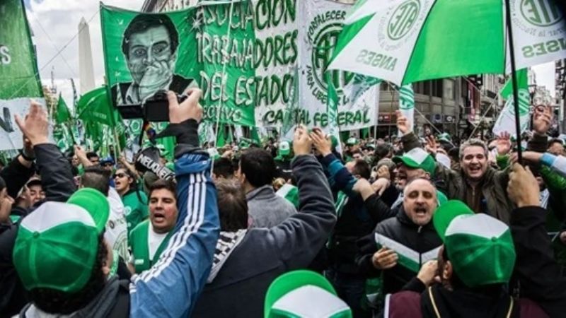 Febrero de alta conflictividad laboral: qué sectores harán paro y el plan de la CGT