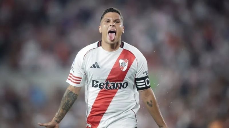 Con doblete de Juanfer, River venció Gimnasia
