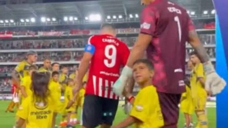 Irónico posteo de Verón sobre el “pasillo” a Estudiantes