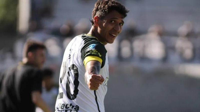 Defensa le ganó a Riestra en el Bajo Flores