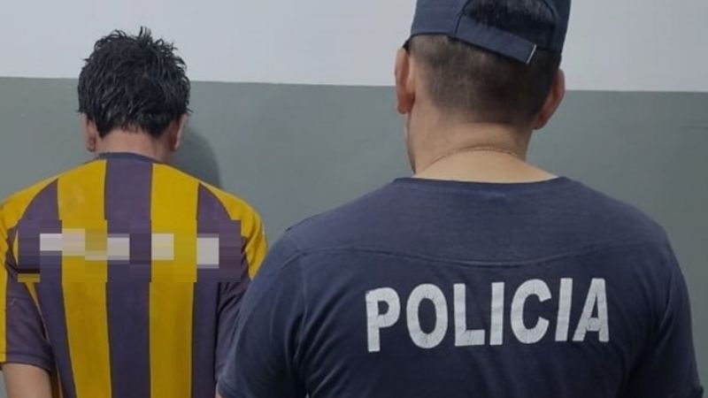 Al ver a la policía dejó abandonada una bolsa con elementos robados