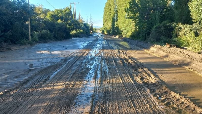 Se interrumpe manera momentánea la RN 40 en Punta de Balasto por barro en calzada