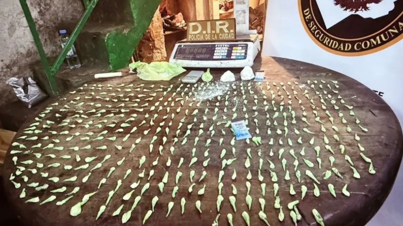 Mujer en silla de ruedas fue detenida en kiosco con 441 dosis de cocaína