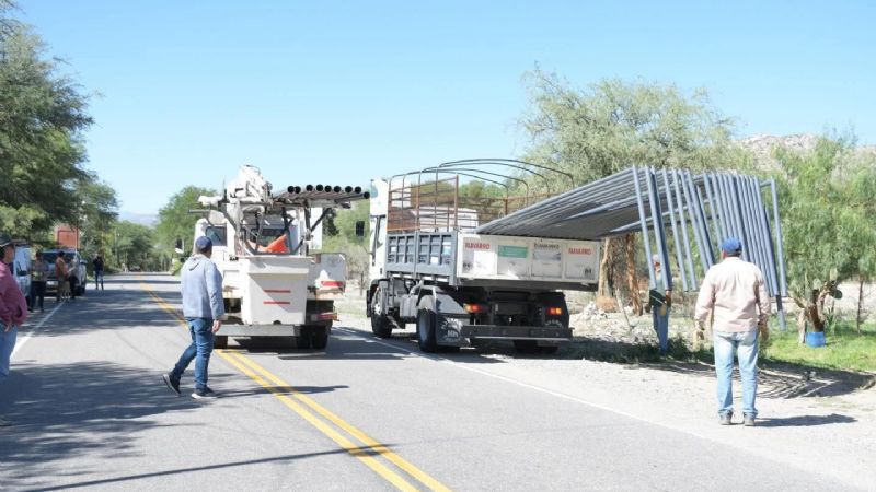Avanza la instalación de nuevas luminarias en Fuerte de Corral Quemado