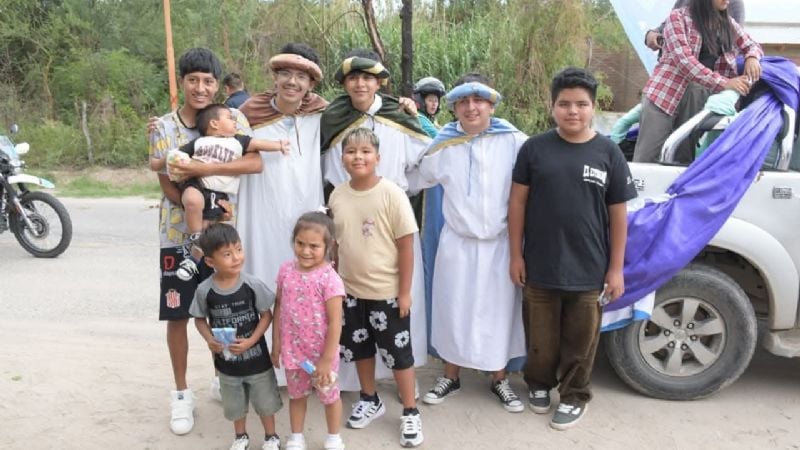 La magia de los Reyes Magos sigue recorriendo los barrios